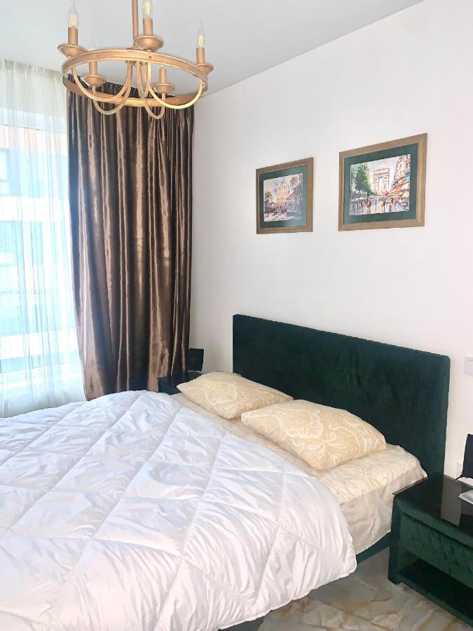 4-Room Jacuzzi Apartment Лвив Екстериор снимка