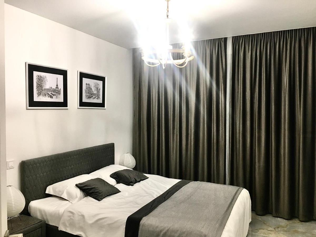 4-Room Jacuzzi Apartment Лвив Екстериор снимка